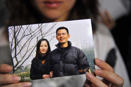 监控记录杭州司机忍痛停车救人全过